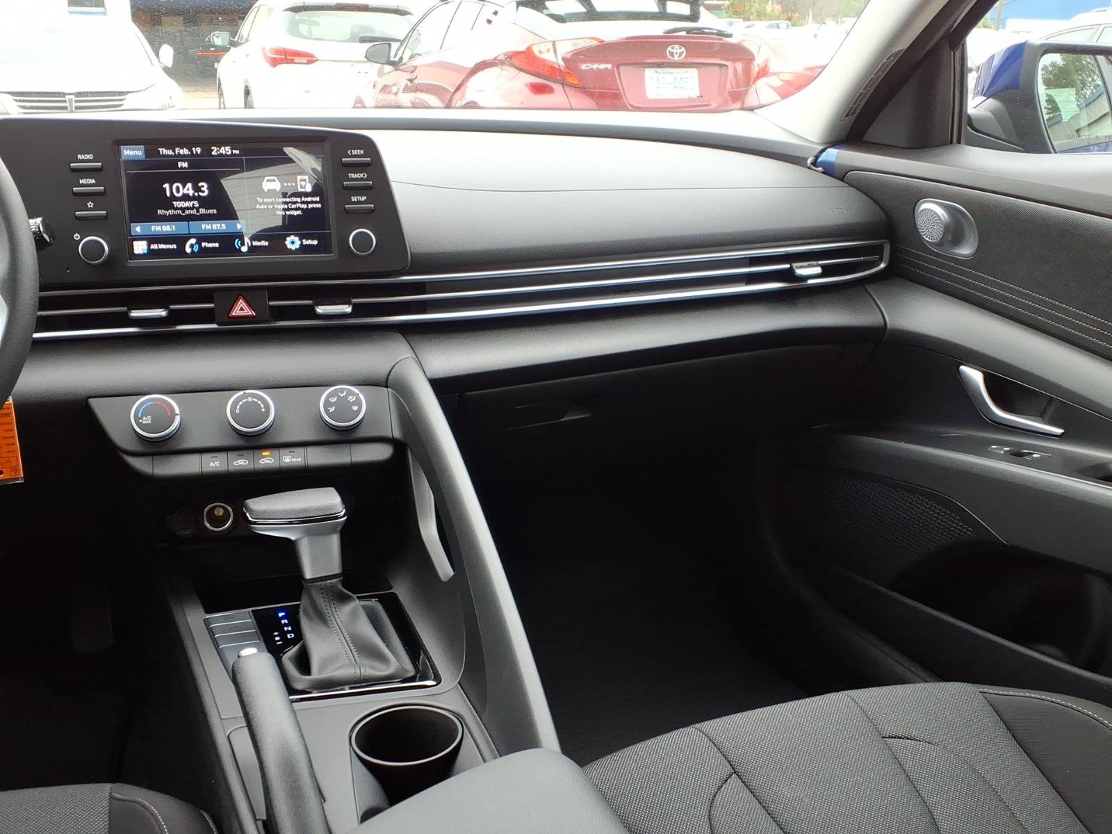 New 2026 Hyundai Elantra SE FWD image 9