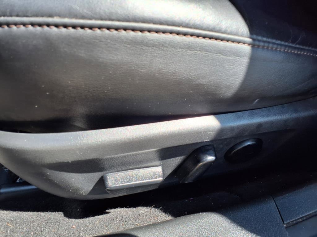 Used 2019 MAZDA MAZDA3 Hatchback w/ Premium Package image 19