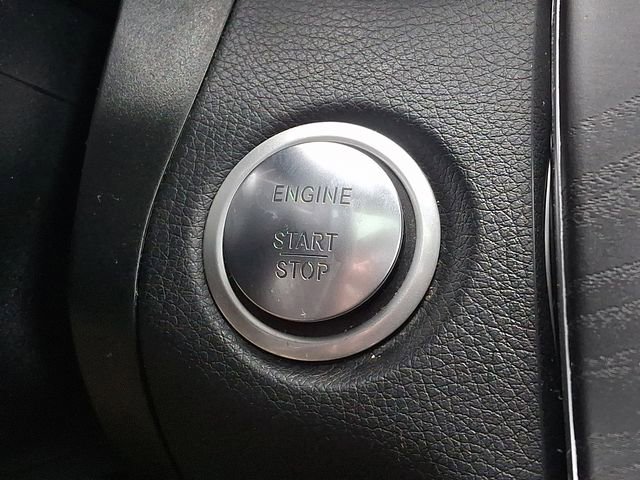 Used 2019 Mercedes-Benz GLC 350e 4MATIC image 27