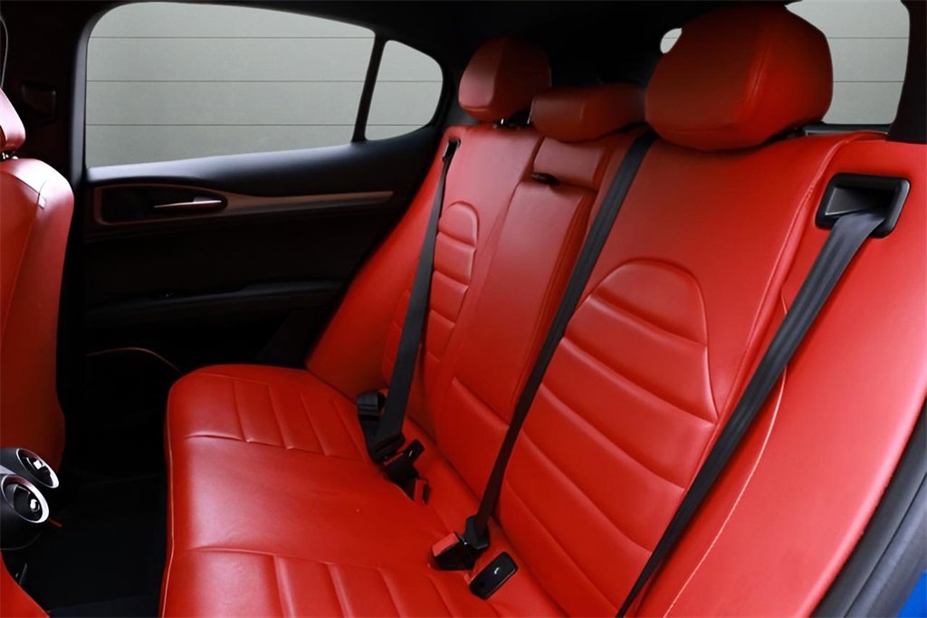 Used 2023 Alfa Romeo Stelvio Veloce image 13