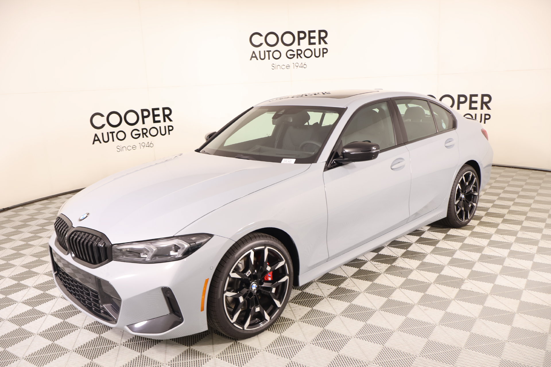 New 2026 BMW 330i xDrive Sedan w/ M Sport Package AWD/4WD image 10