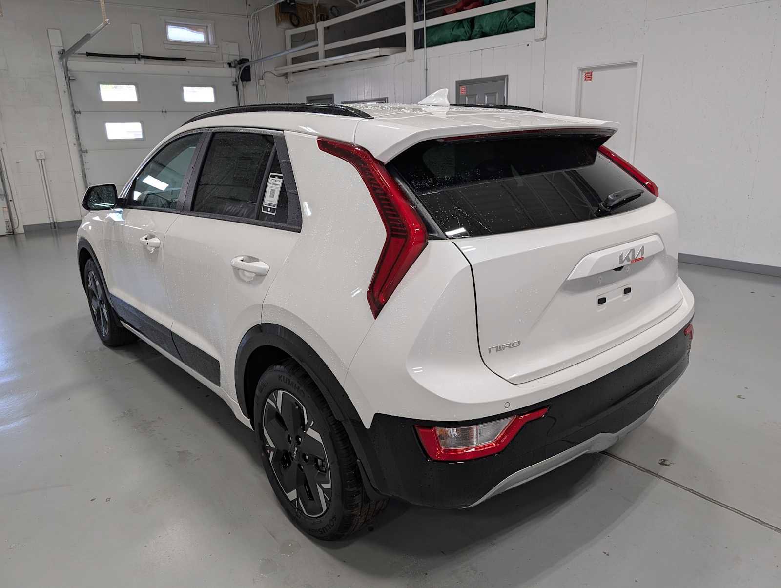 New 2025 Kia Niro Wind image 9