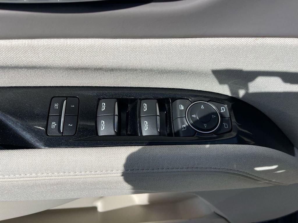 Used 2021 Cadillac Escalade ESV Premium Luxury Platinum image 30