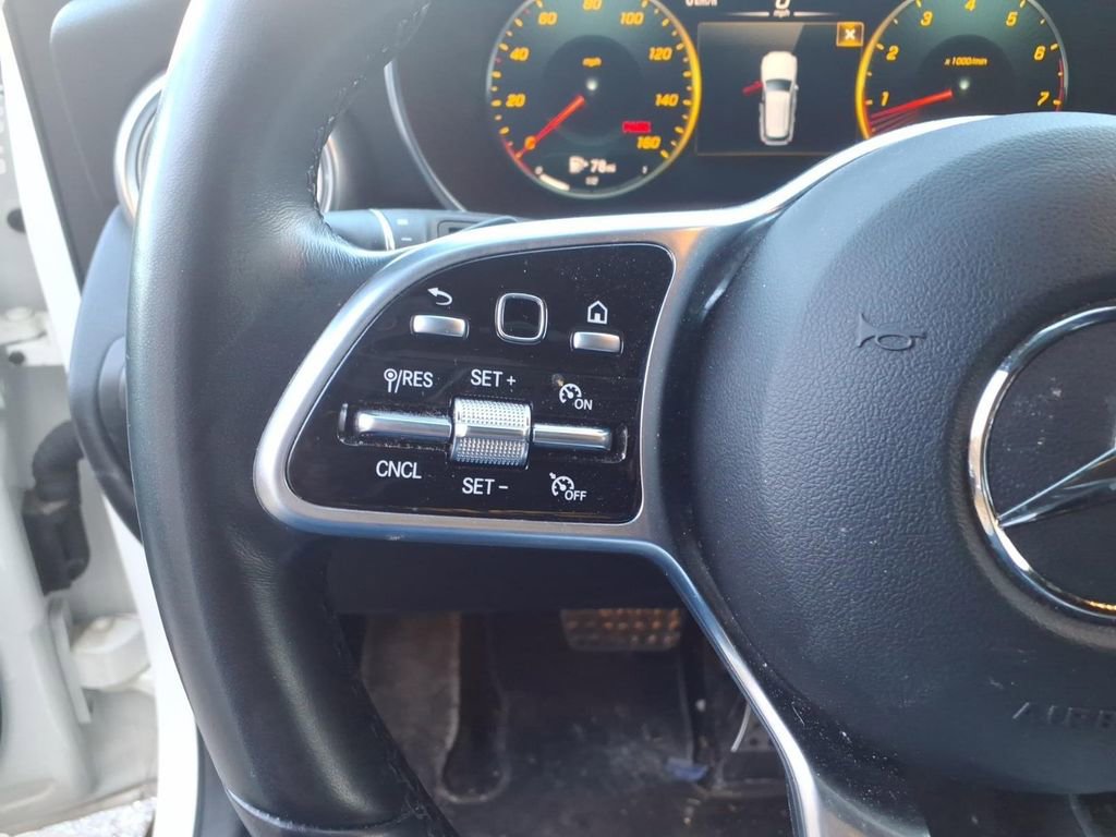 Used 2022 Mercedes-Benz GLC 300 4MATIC image 17