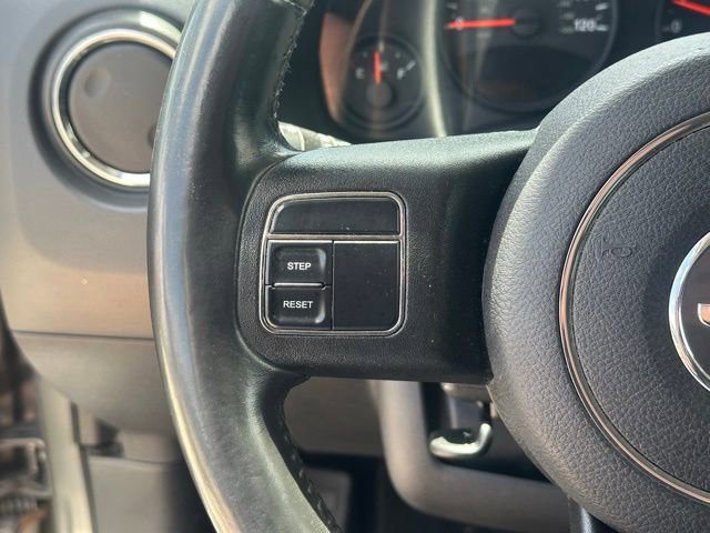 Used 2012 Jeep Patriot Latitude w/ Sun/Sound Group AWD/4WD image 4