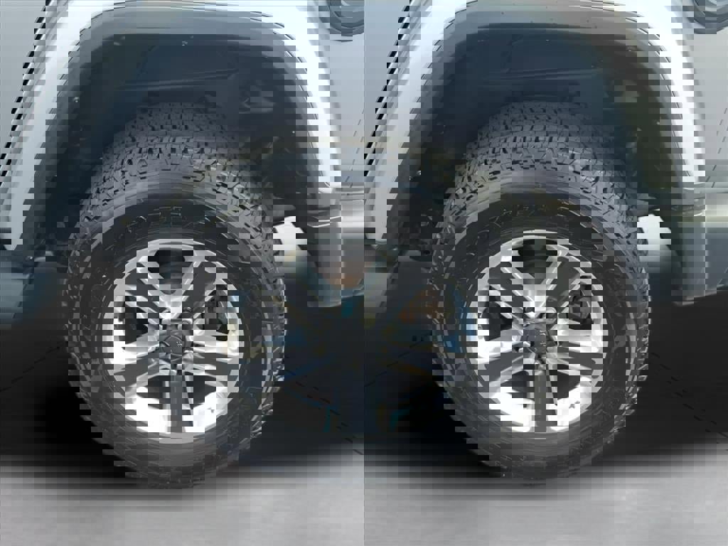 Used 2018 Jeep Wrangler Unlimited Sahara image 9