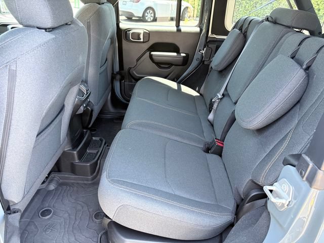 Used 2024 Jeep Wrangler Unlimited AWD/4WD image 9
