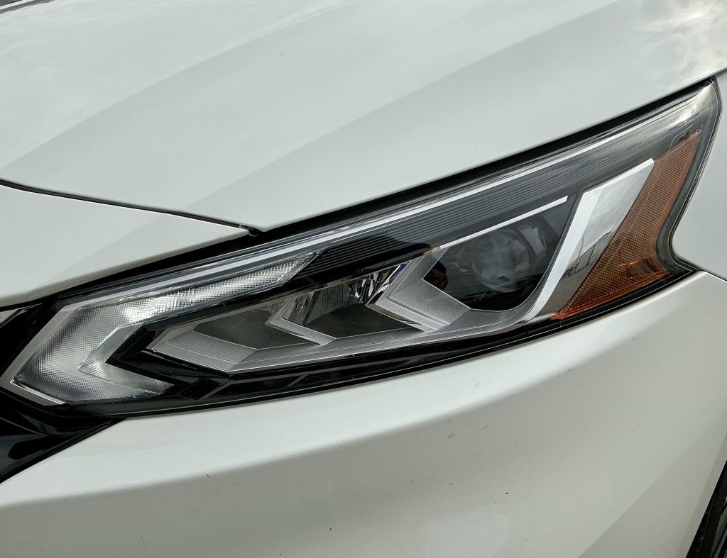 Used 2021 Nissan Altima 2.5 SR w/ SR Premium Package image 10