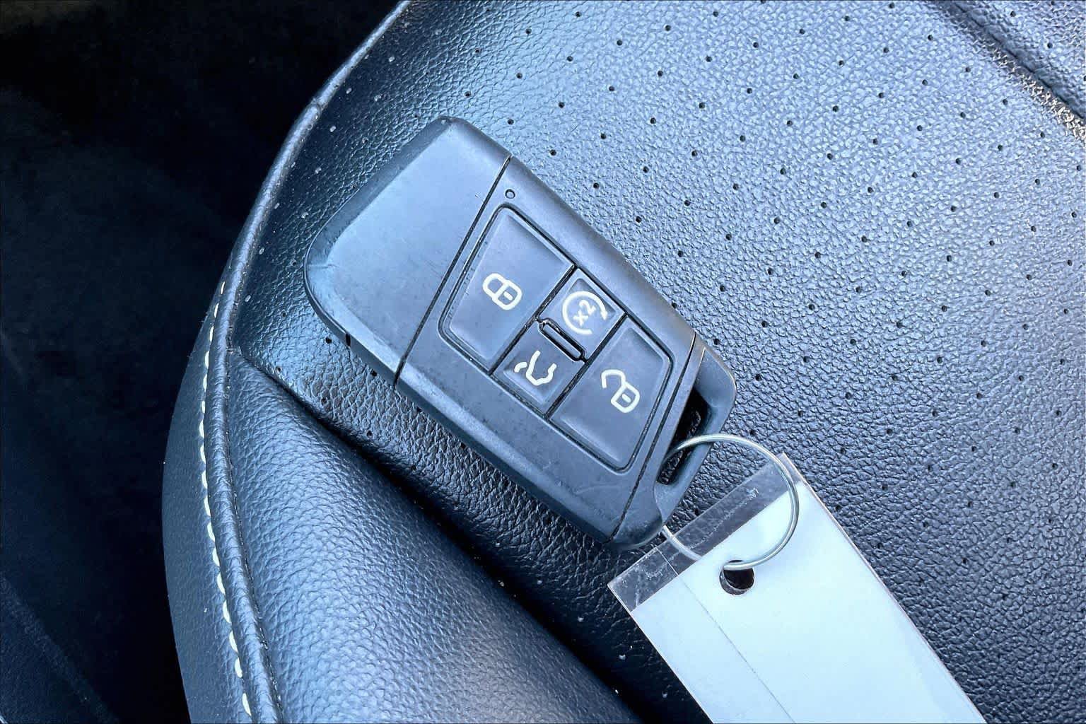 Used 2024 Volkswagen Tiguan SE FWD image 15