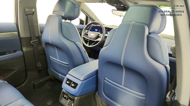 Used 2025 Cadillac Optiq Sport 2 image 28