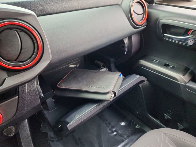 Used 2018 Toyota Tacoma TRD Sport w/ Technology Package AWD/4WD image 46