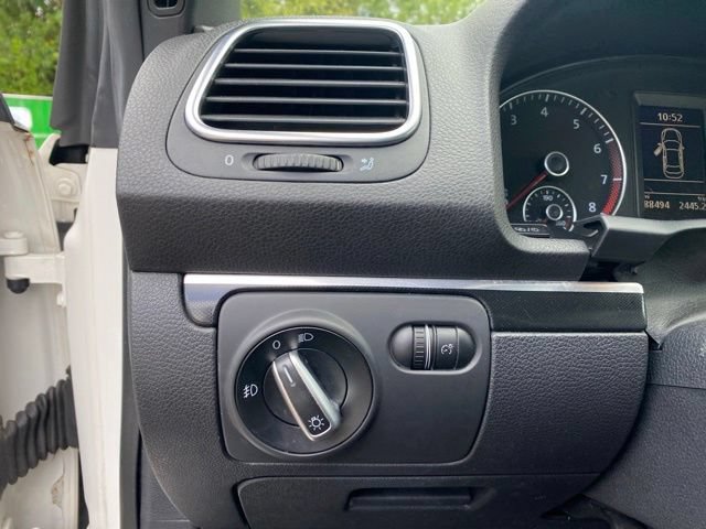 Used 2013 Volkswagen Eos FWD image 25