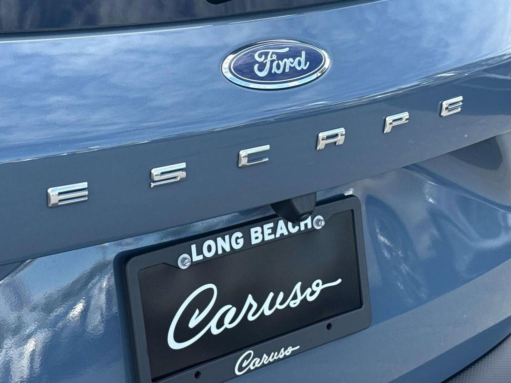 Used 2025 Ford Escape SE image 6
