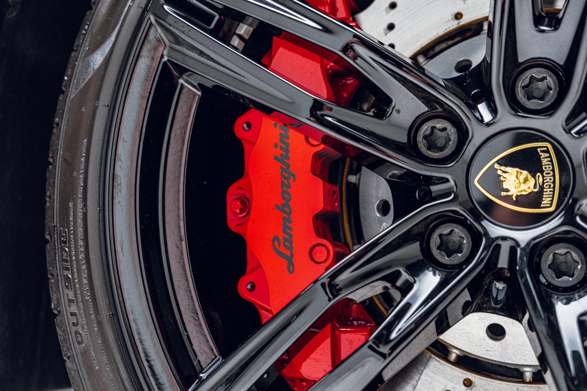 Used 2021 Lamborghini Huracan EVO RWD image 24