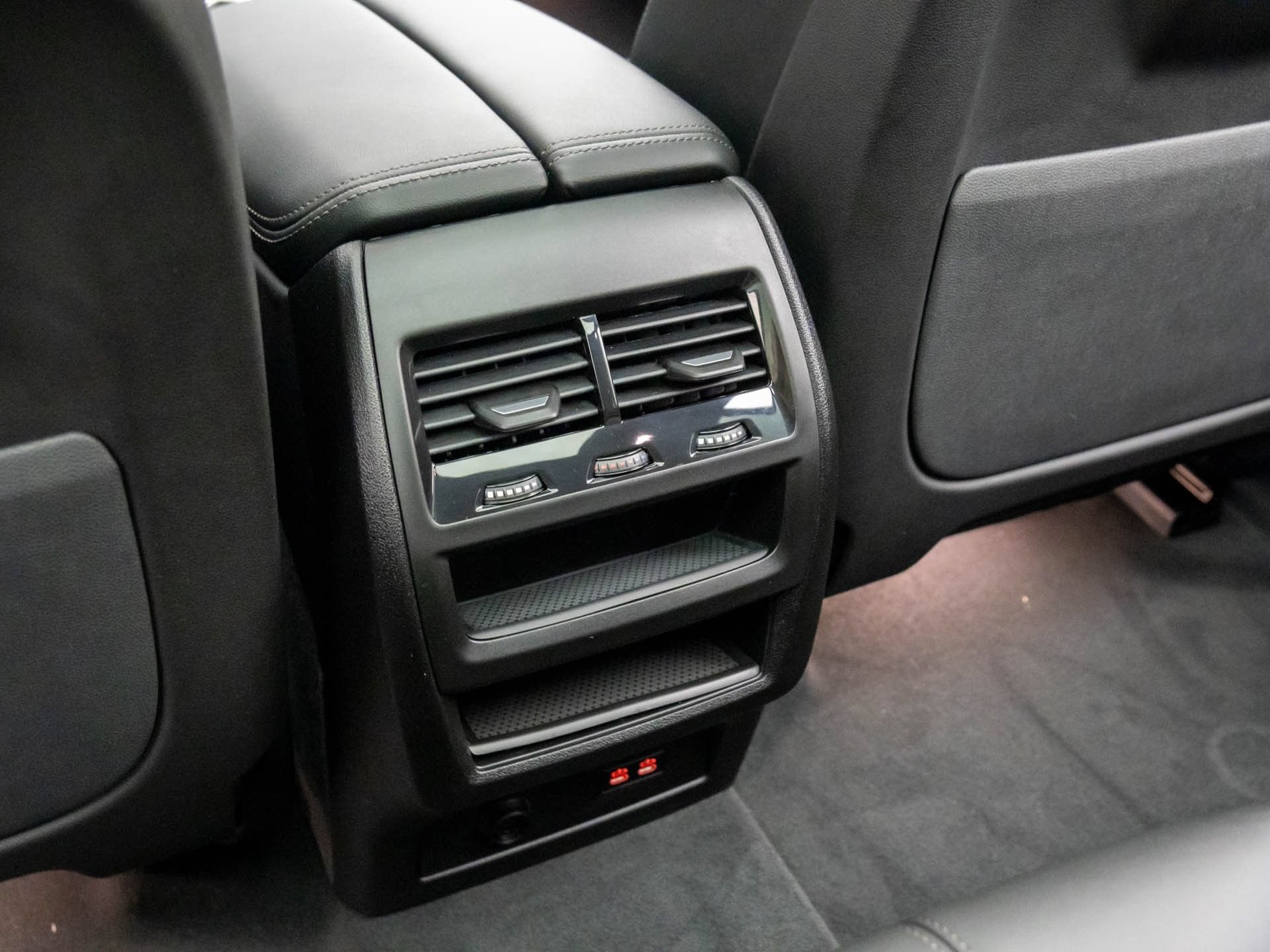Used 2026 BMW X5 xDrive50e w/ M Sport Package AWD/4WD image 17