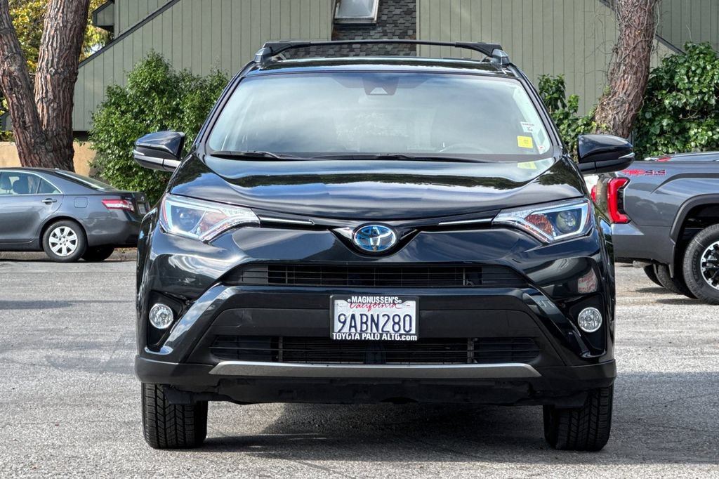 Certified 2018 Toyota RAV4 XLE AWD/4WD image 8