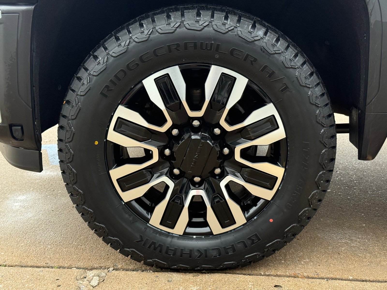 Certified 2024 GMC Sierra 2500 Denali Ultimate image 9