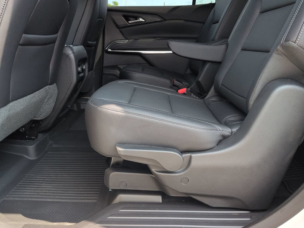 New 2026 Chevrolet Traverse LT w/ LPO, Floor Liner Package AWD/4WD image 22