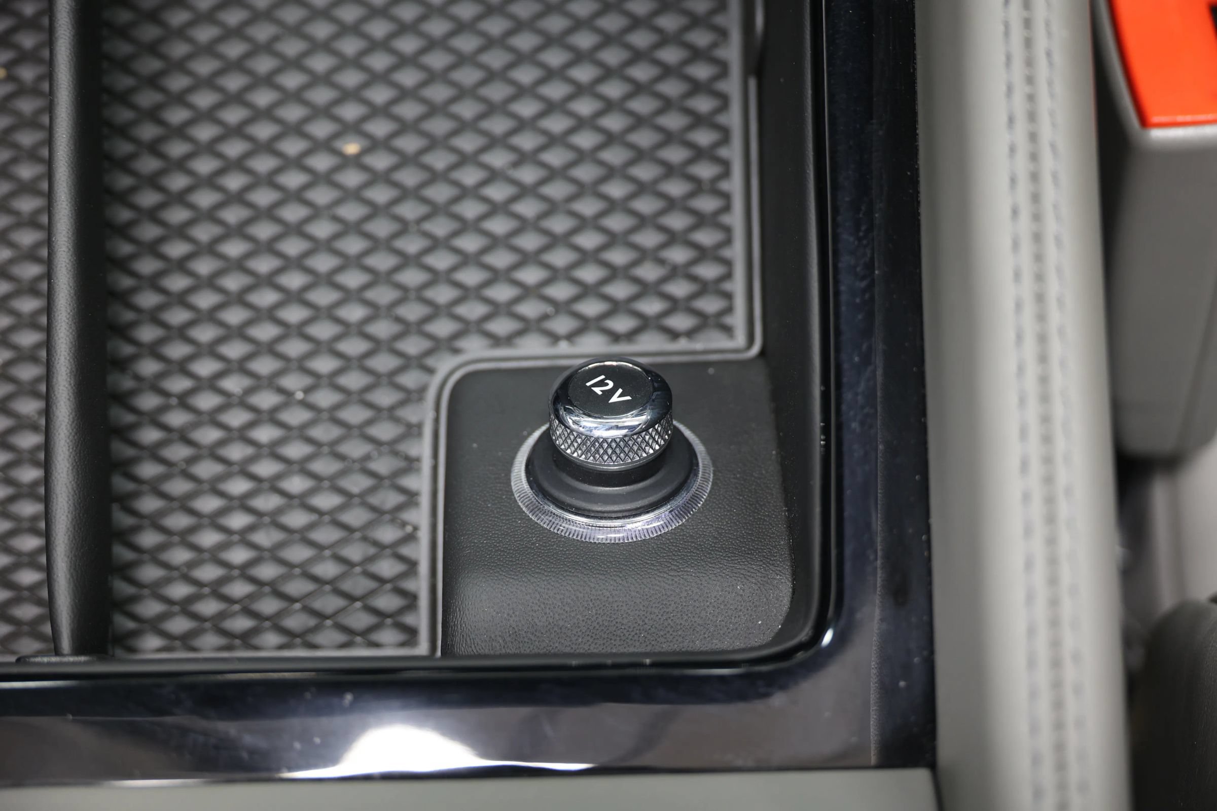 Used 2018 Bentley Flying Spur S W12 AWD/4WD image 43