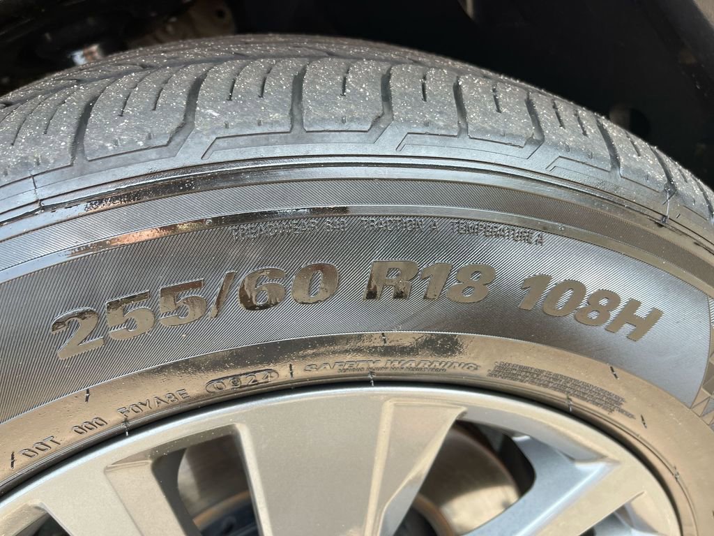 Used 2024 Nissan Pathfinder SV image 34