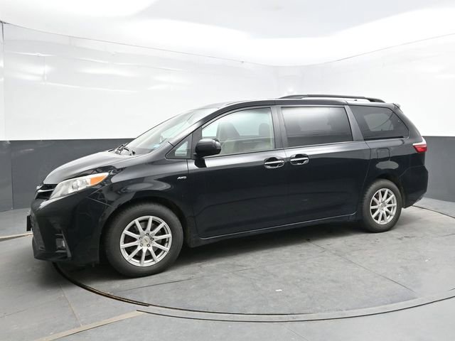 Used 2018 Toyota Sienna XLE AWD/4WD image 3