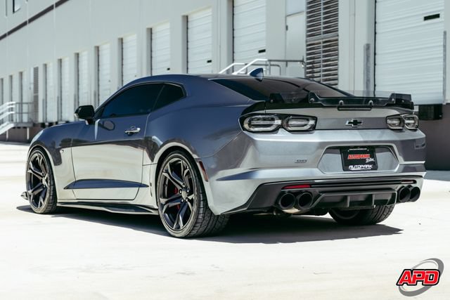 Used 2020 Chevrolet Camaro SS RWD image 10