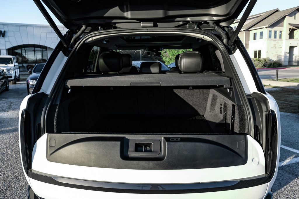 Used 2022 Land Rover Range Rover SE image 48