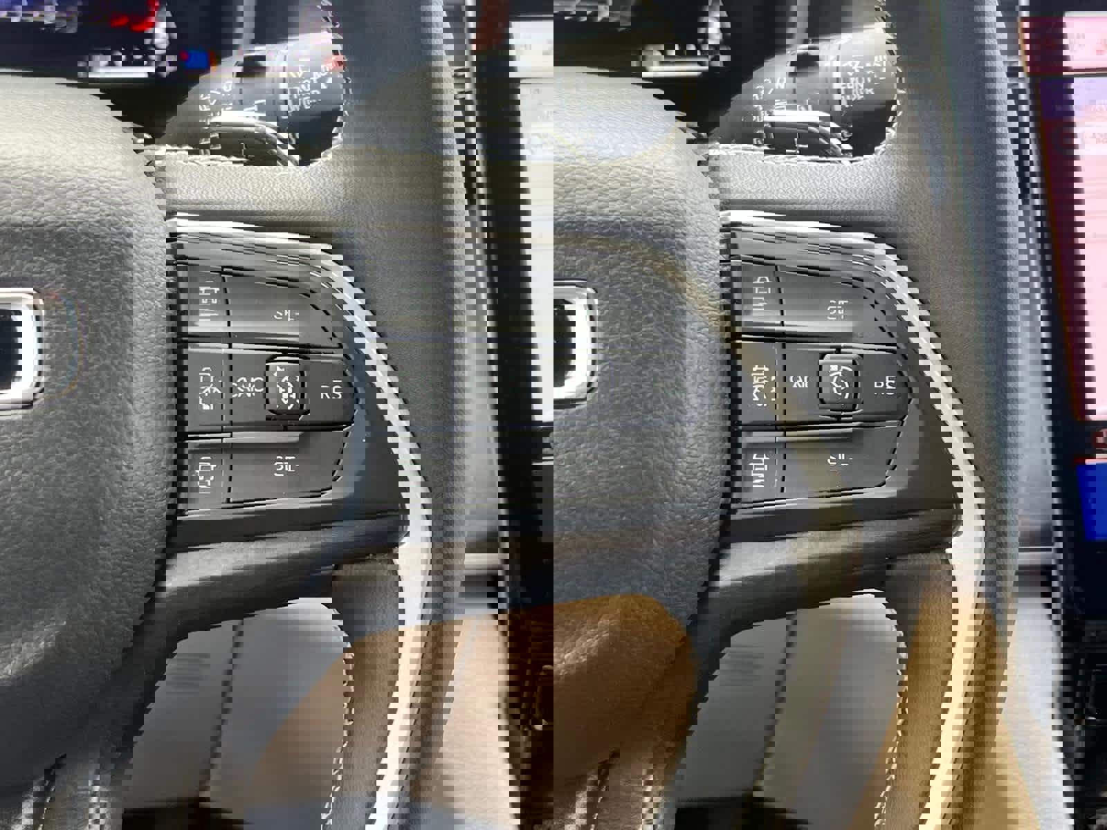 Used 2023 Jeep Grand Cherokee L Limited w/ Luxury Tech Group II image 20