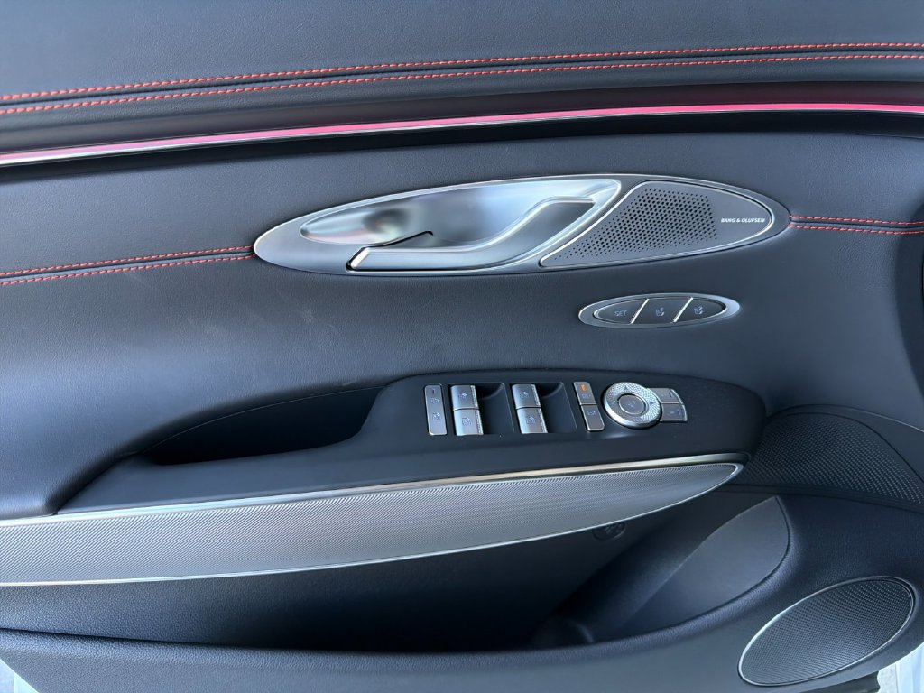 New 2027 Genesis GV70 2.5T Sport Prestige AWD/4WD image 11