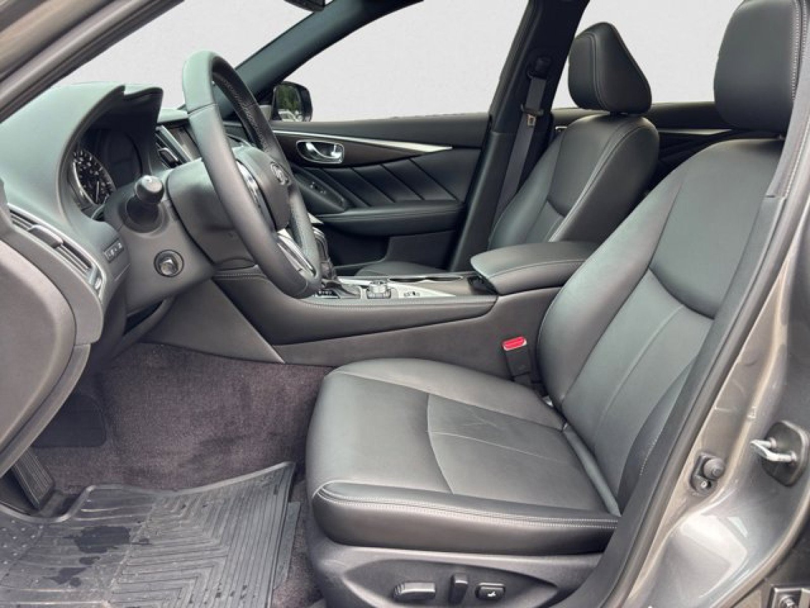 Certified 2024 INFINITI Q50 Sensory image 10