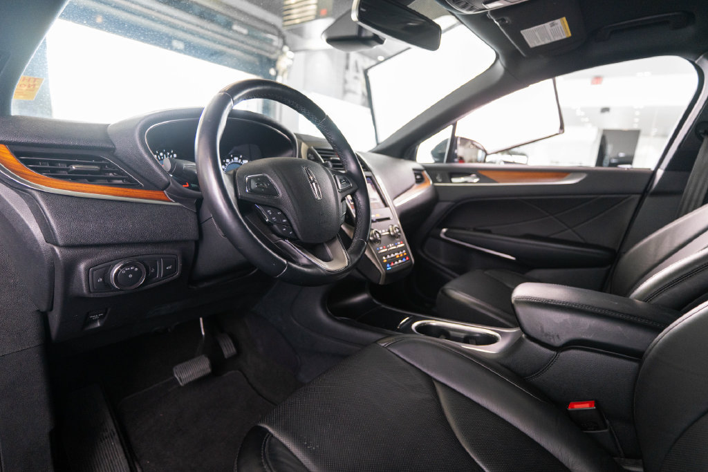 Used 2019 Lincoln MKC Reserve w/ MKC Climate Package AWD/4WD image 4