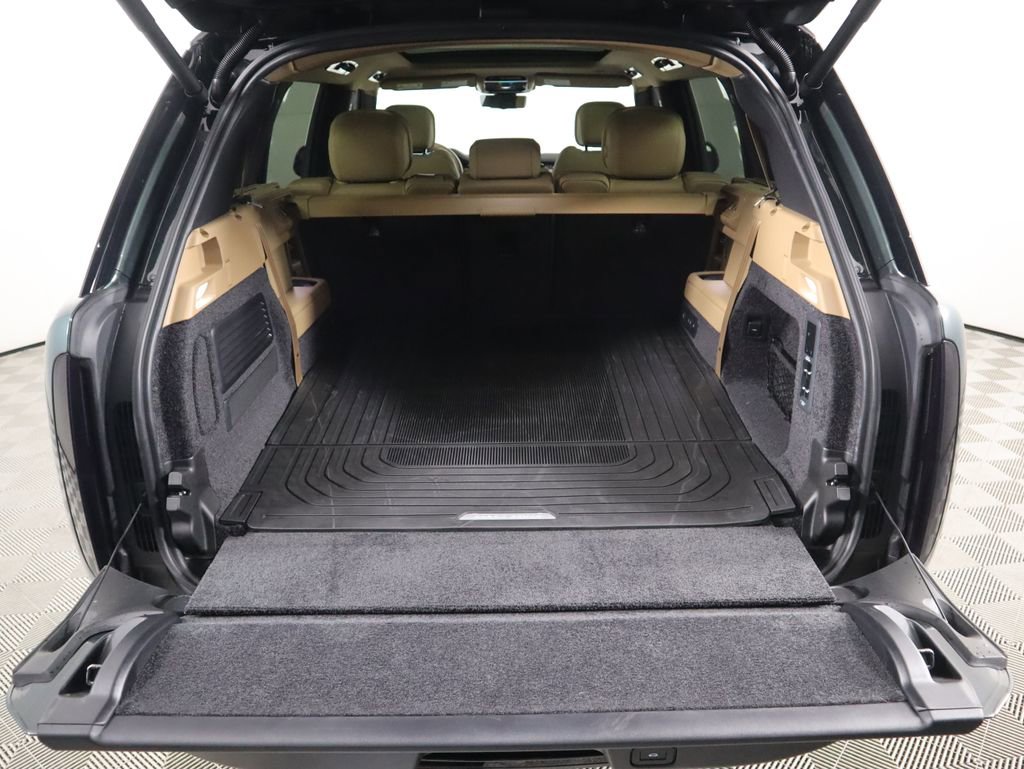 New 2025 Land Rover Range Rover Long Wheelbase SE image 29