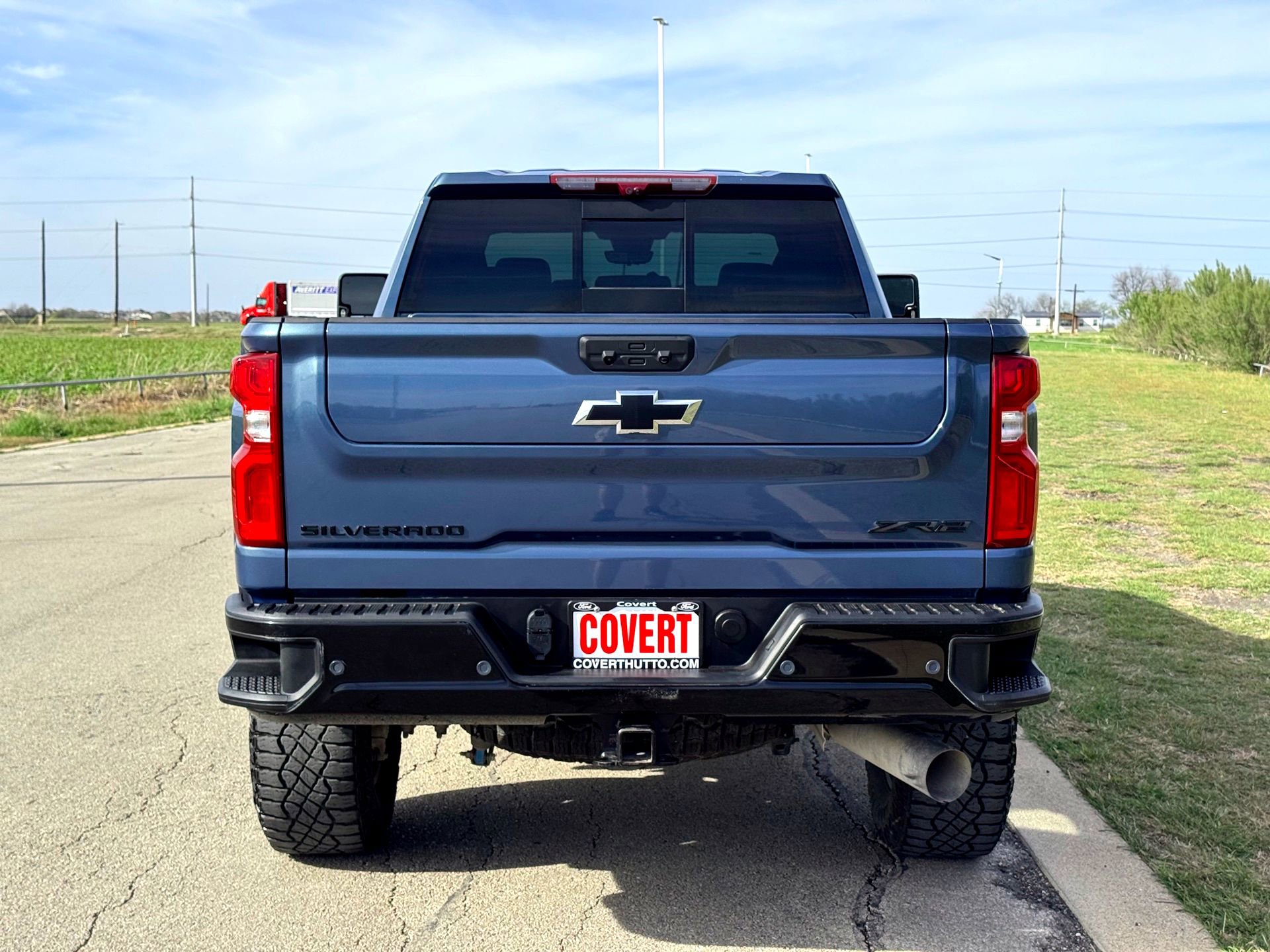 Used 2024 Chevrolet Silverado 2500 ZR2 w/ Technology Package image 9