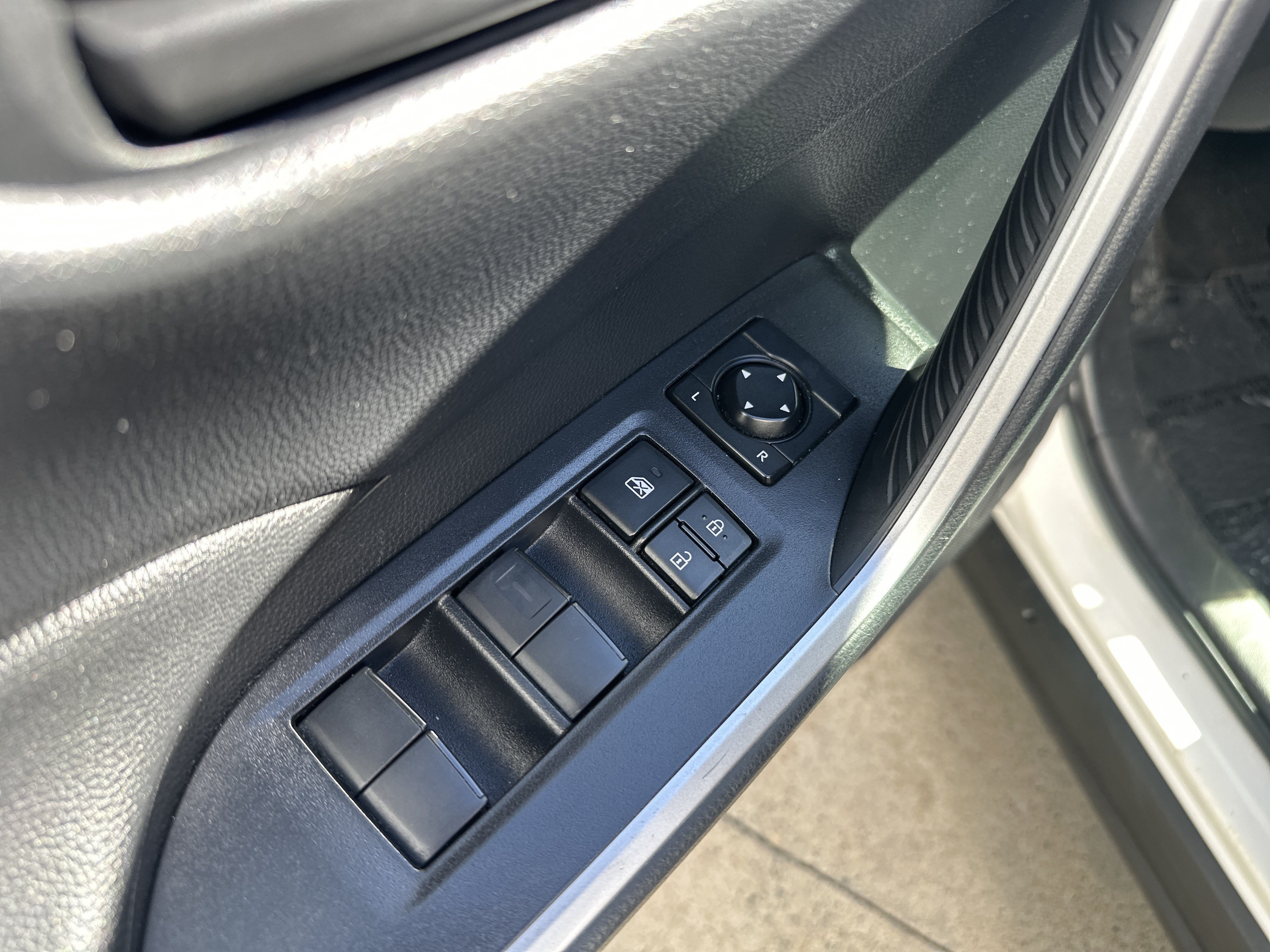 Used 2024 Toyota RAV4 LE AWD/4WD image 14