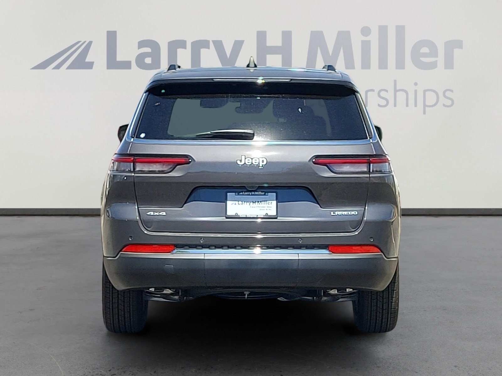 New 2026 Jeep Grand Cherokee L Laredo AWD/4WD image 11