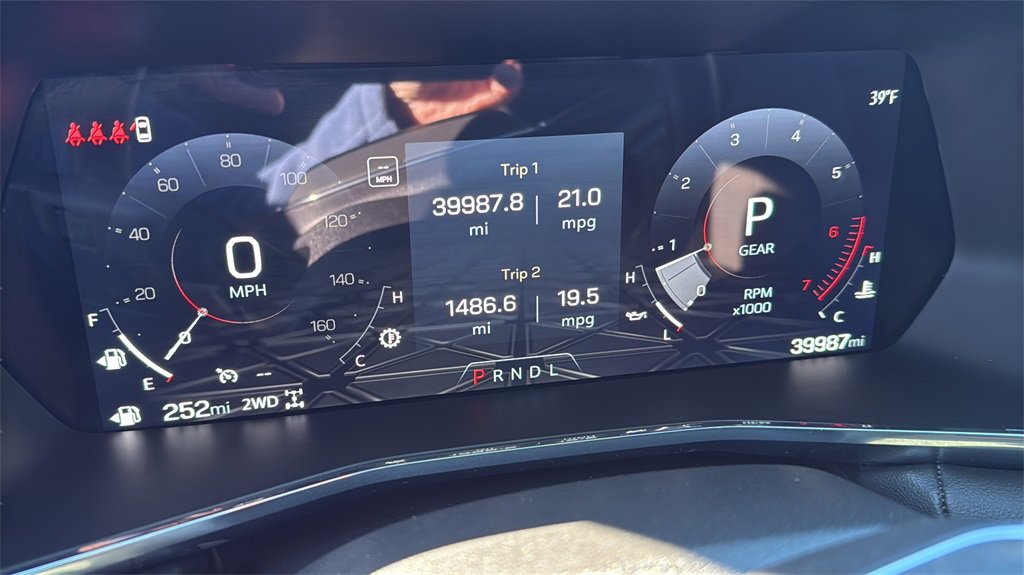 Used 2024 GMC Canyon Elevation image 9