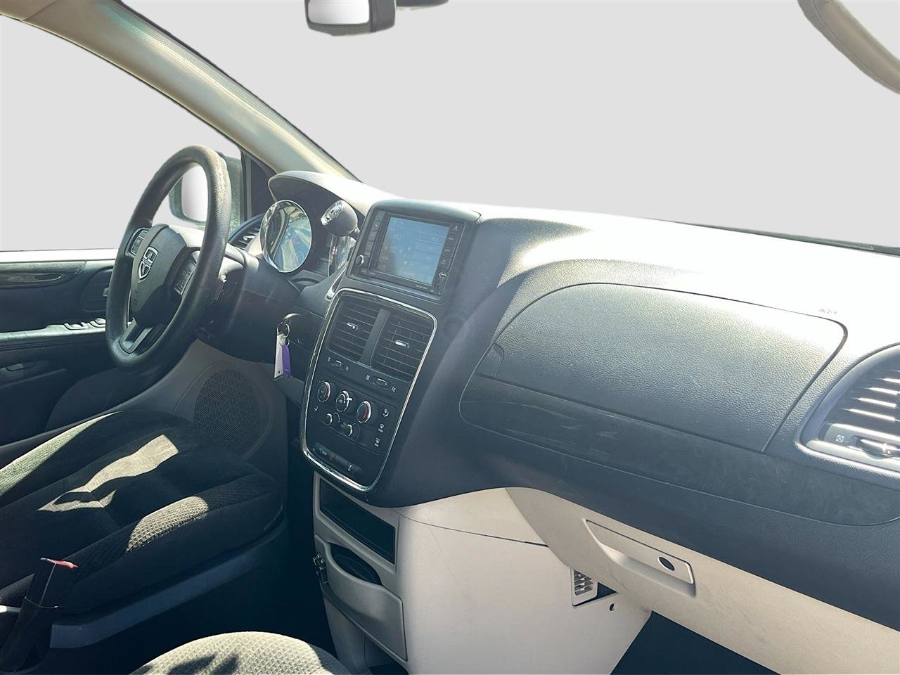 Used 2019 Dodge Grand Caravan SE image 29