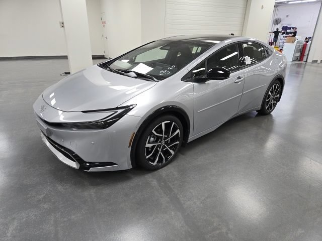 New 2026 Toyota Prius Plug-In Hybrid FWD image 2