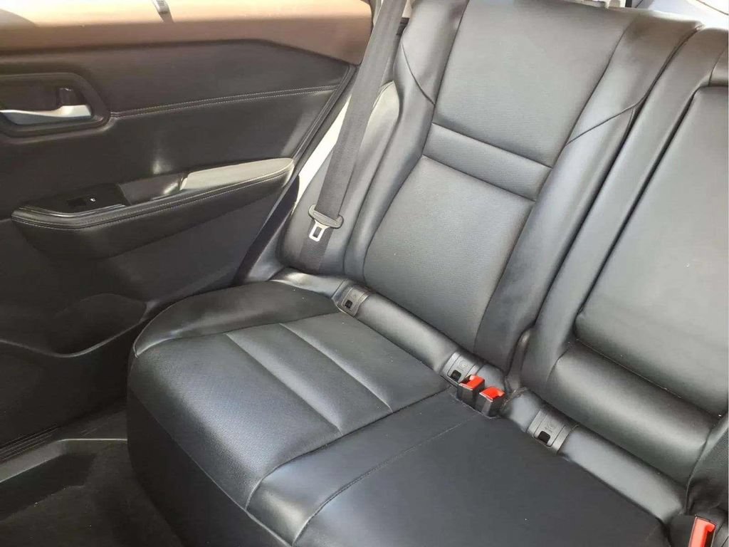 Used 2022 Nissan Rogue SV w/ SV Premium Package FWD image 17