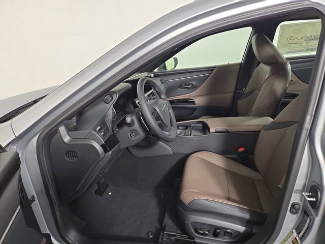 New 2025 Lexus ES 300h w/ Premium Package image 13