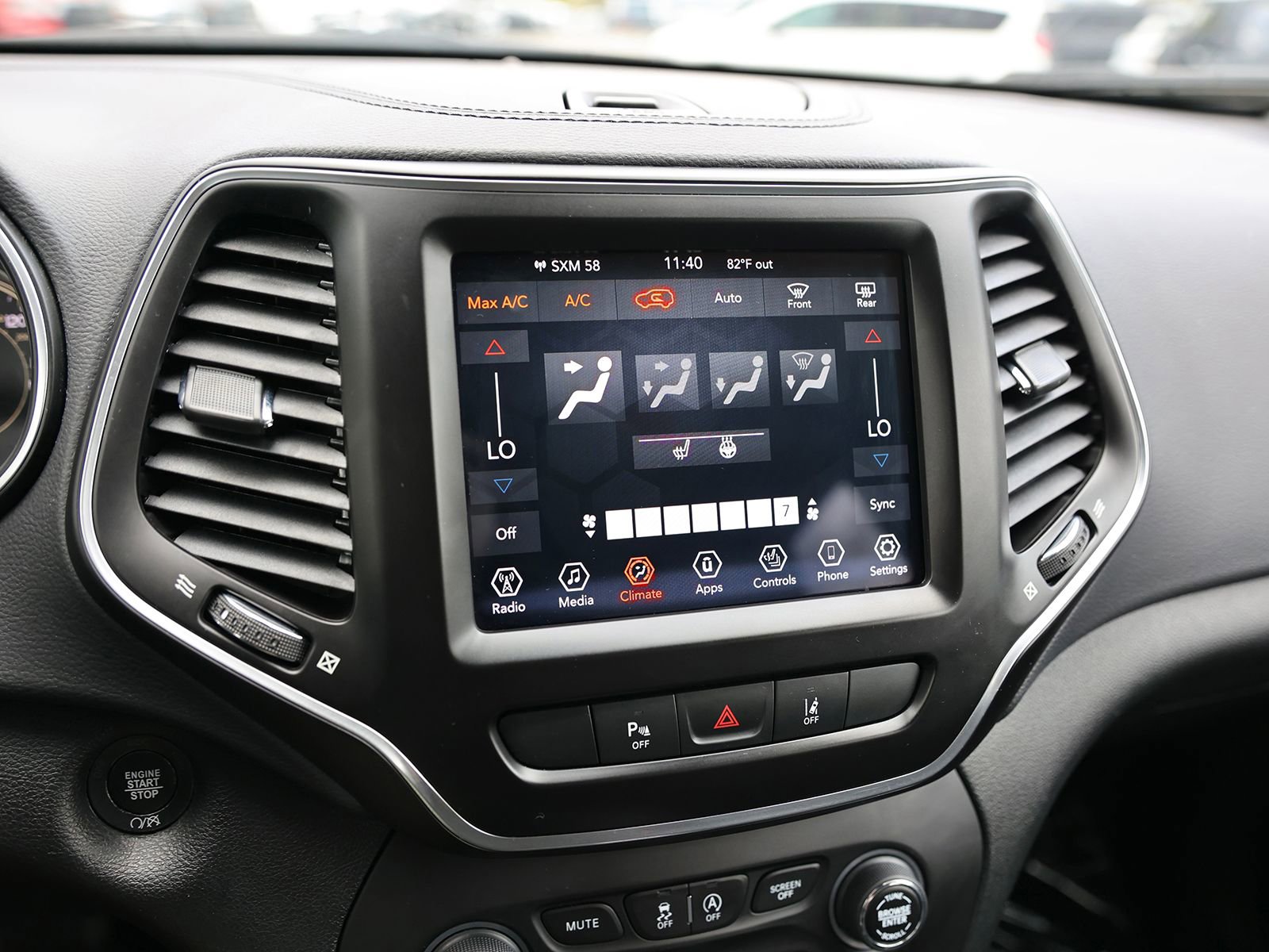 Used 2021 Jeep Cherokee Latitude Lux w/ Comfort/Convenience Group image 26