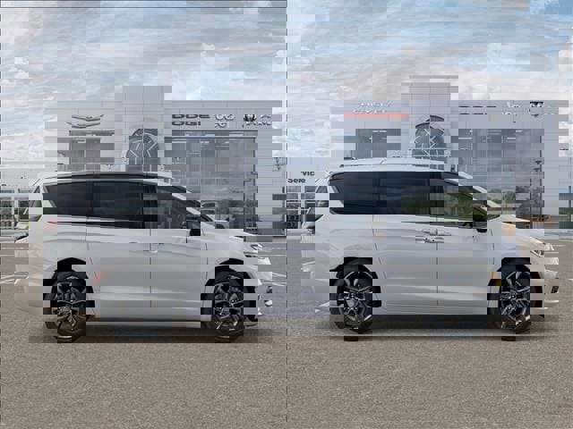 New 2026 Chrysler Pacifica Select image 21