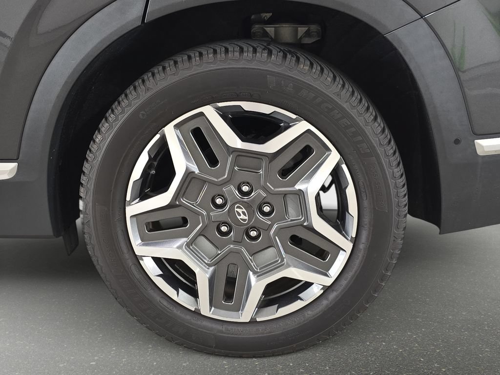 Used 2022 Hyundai Santa Fe Limited FWD image 32