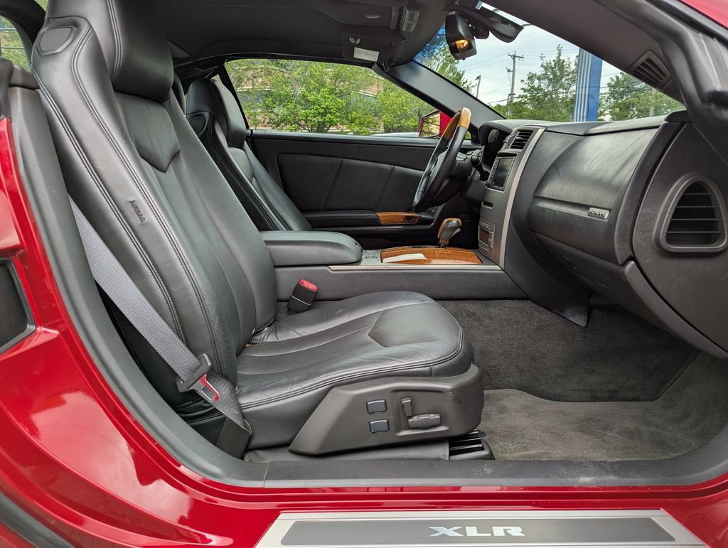 Used 2004 Cadillac XLR RWD image 33
