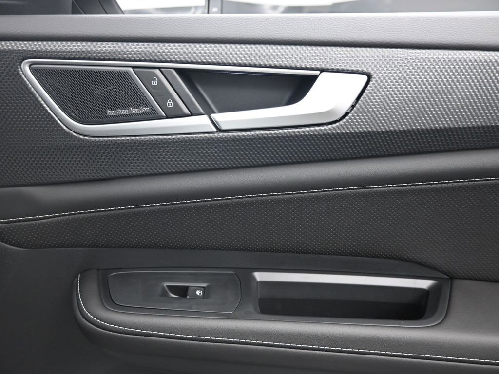 New 2025 Volkswagen Atlas Cross Sport SEL Premium R-Line image 30