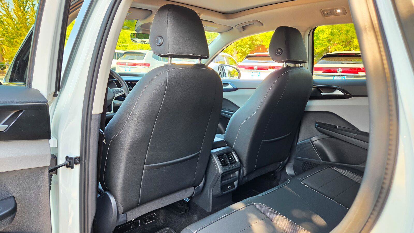 Certified 2023 Volkswagen Taos SE w/ Panoramic Sunroof Package FWD image 46