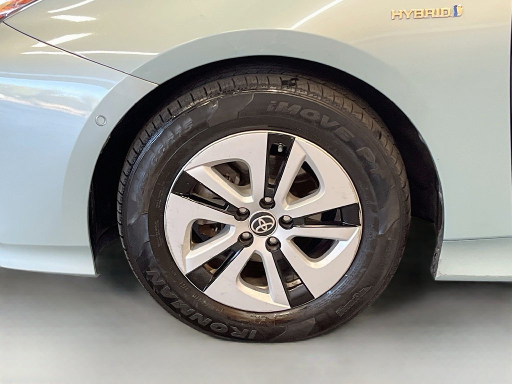 Used 2017 Toyota Prius Four FWD image 31