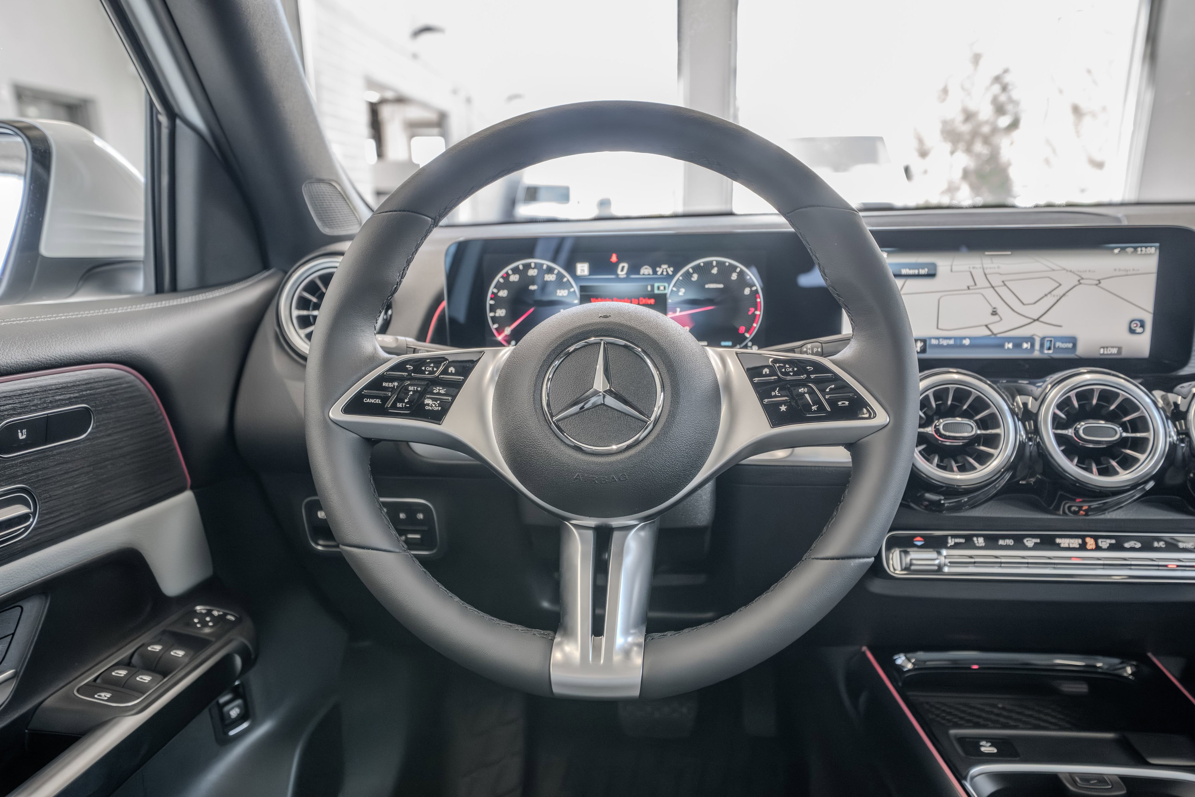 Certified 2026 Mercedes-Benz GLB 250 4MATIC image 9