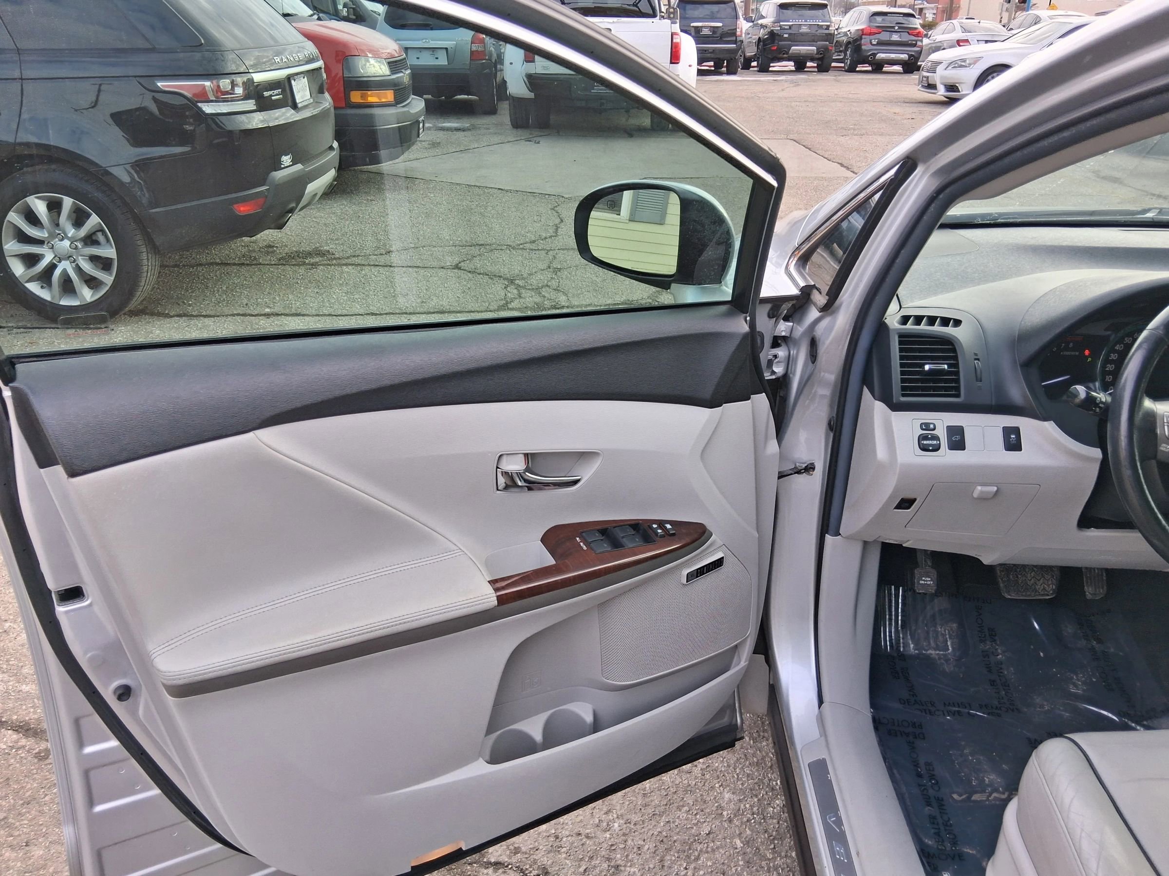 Used 2012 Toyota Venza XLE image 13