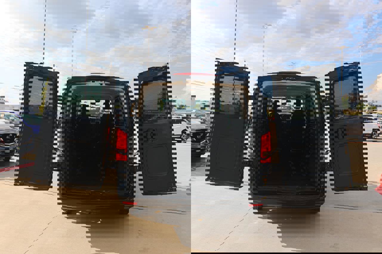 Used 2018 Mercedes-Benz Metris Passenger image 10